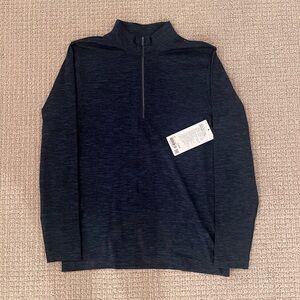 Lululemon metal vent tech midweight 1/2 zip in size medium.